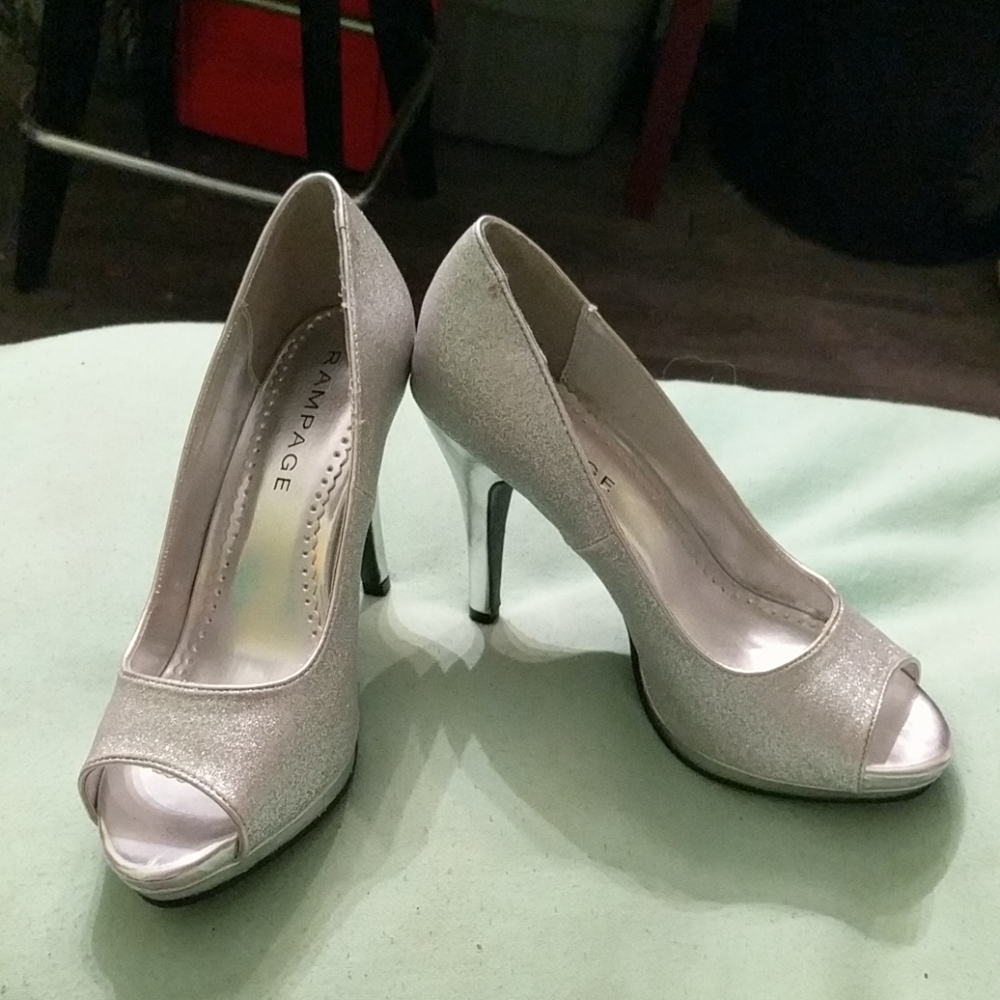 Size 8 rampage stilettos